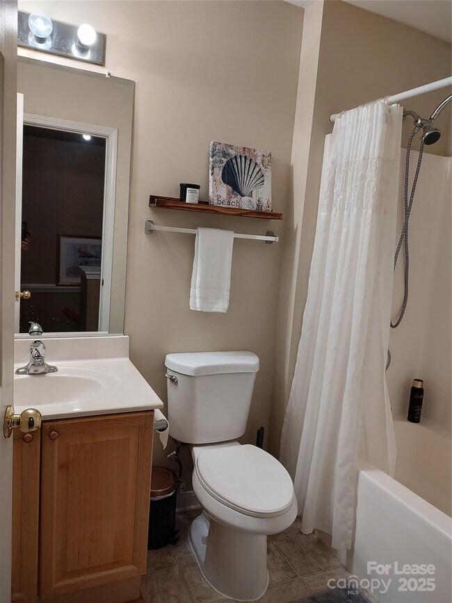 Building Photo - 9549 Glenashley Dr