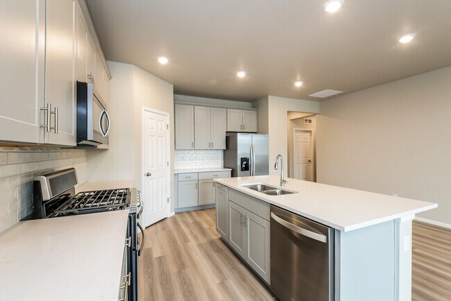 Building Photo - 9243 Salida St