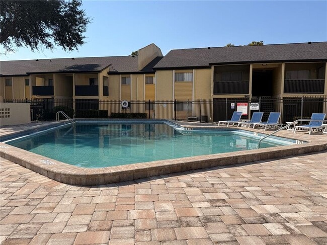 Building Photo - 934 N Lake Destiny Rd