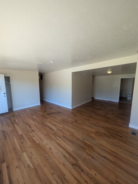 Building Photo - 183 W 1425 N