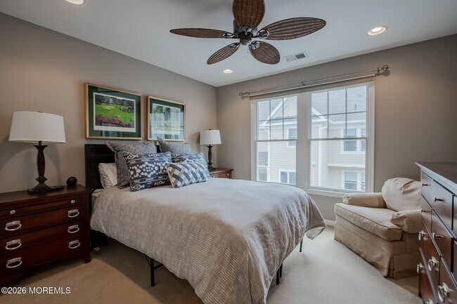 Building Photo - 5 Grant St