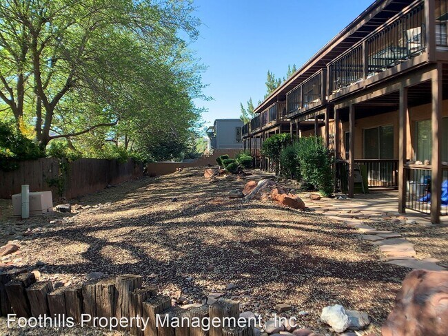 Building Photo - 1 br, 1 bath House - 550 Jordan Road #2