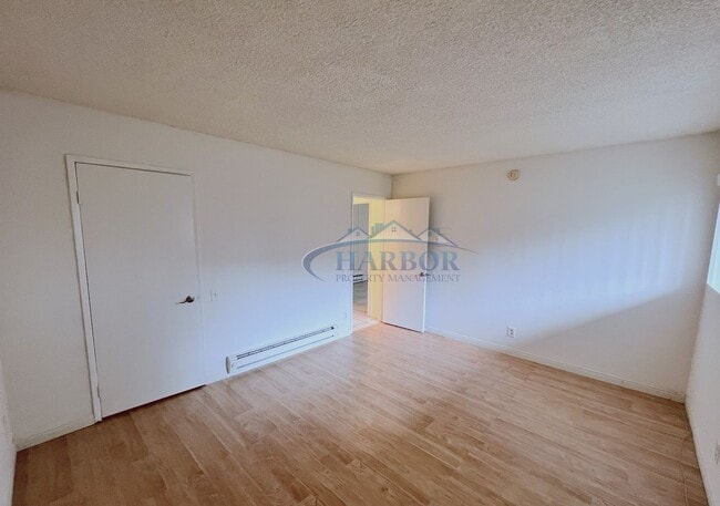 Building Photo - Stylish Condo with Pool, Fitness Center & ...