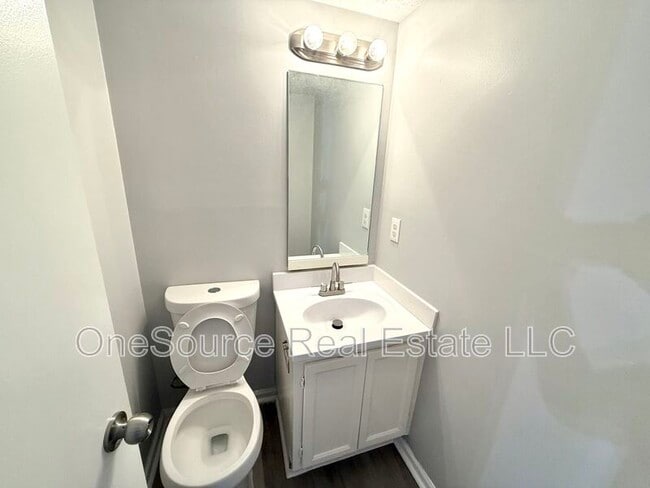 Building Photo - 3626 N Hopkins Ct