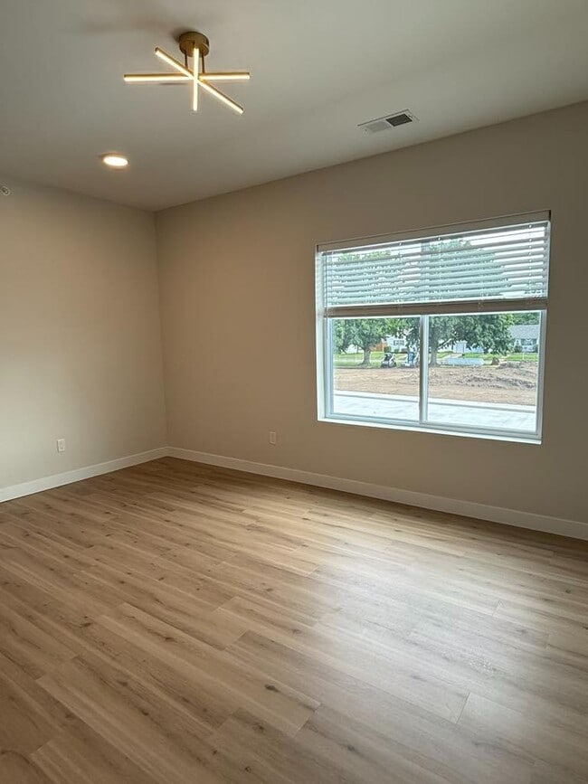 Building Photo - 2305 Ave G