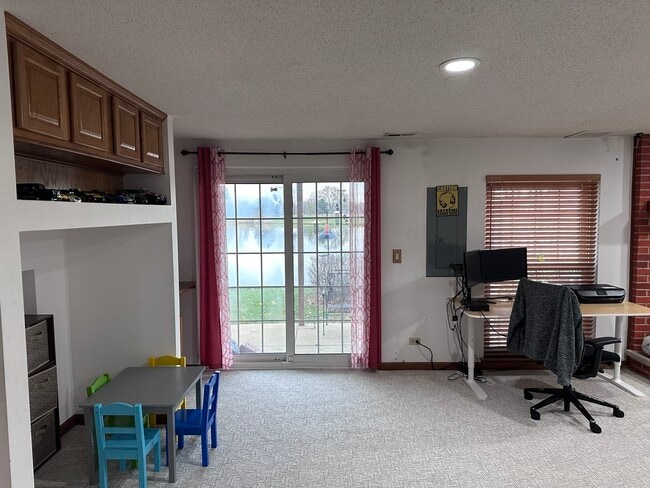 Building Photo - 2153 Seaver Ln