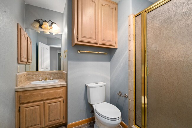 Building Photo - Beautiful 4-Bedroom, 2.5-Bathroom Home in ...