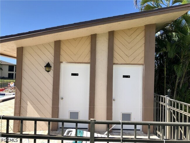 Building Photo - 16881 Davis Rd