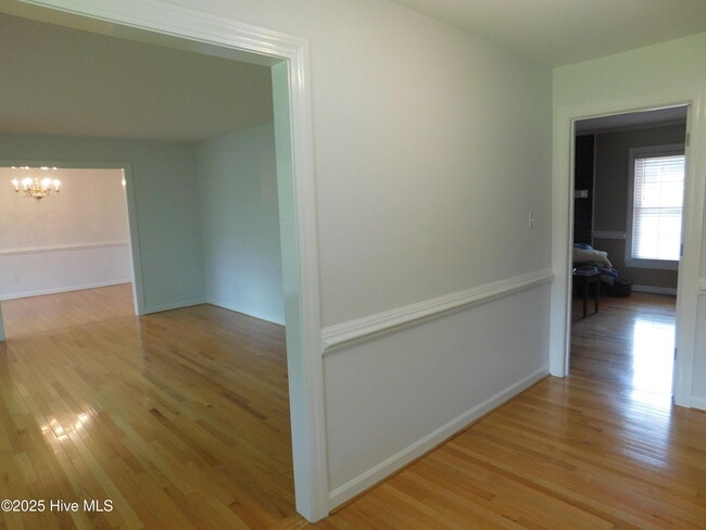 Building Photo - 3701 Lavenham Rd