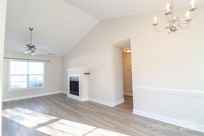 Building Photo - 3007 Laurel Creek Ln