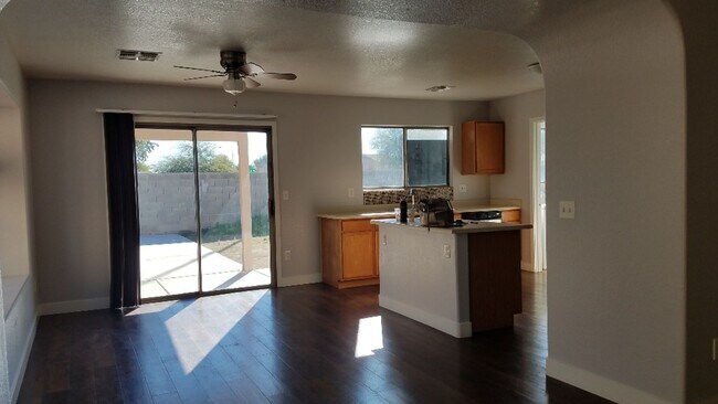 Building Photo - 10613 E Bogart Ave