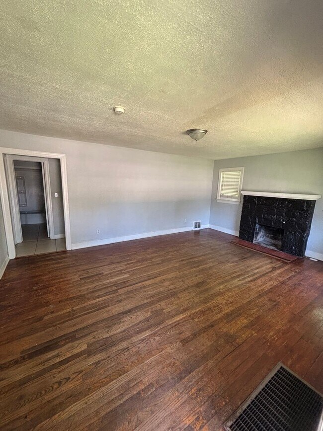 Building Photo - Charming 3-Bedroom Stone Home with Spacious Yard
