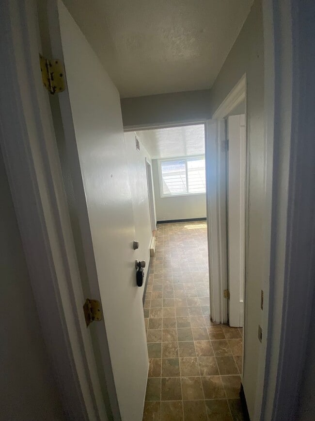 Building Photo - 303 Ivy St