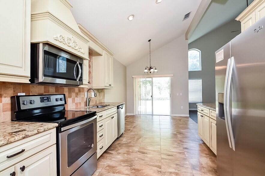 Building Photo - 30703 Tremont Dr