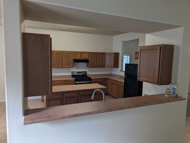 Building Photo - Spacious 2-Story Home with 3-Car Garage in...