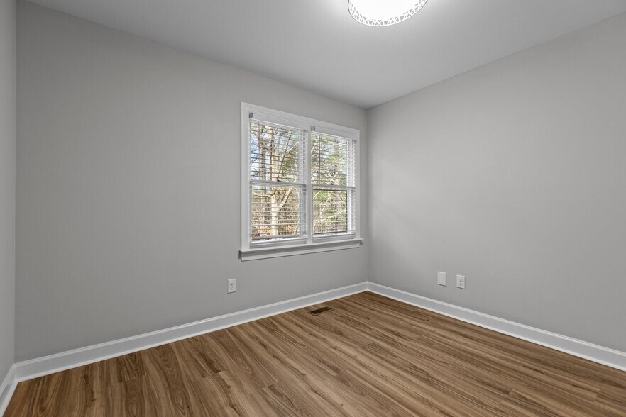 Building Photo - 5500 Fortunes Ridge Dr