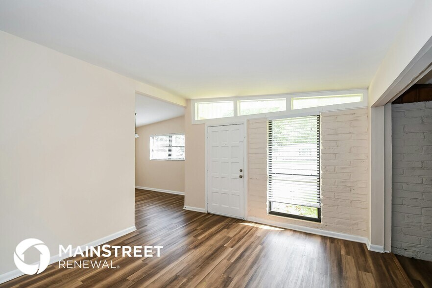 Building Photo - 1044 Legay Ave