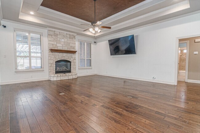 Building Photo - 5914 Llano Ct