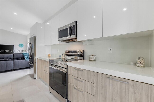 Building Photo - 640 Colson Dr