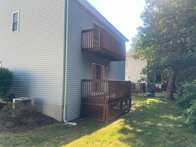 Building Photo - 53 Tunxis St