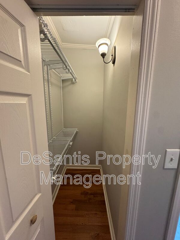 Building Photo - 5424 Harrison St