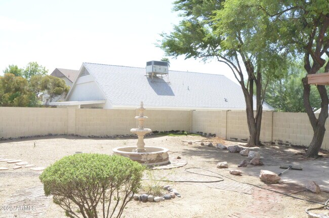 Building Photo - 8737 E Culver St