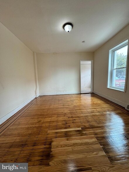 Building Photo - 521 E Westmoreland St