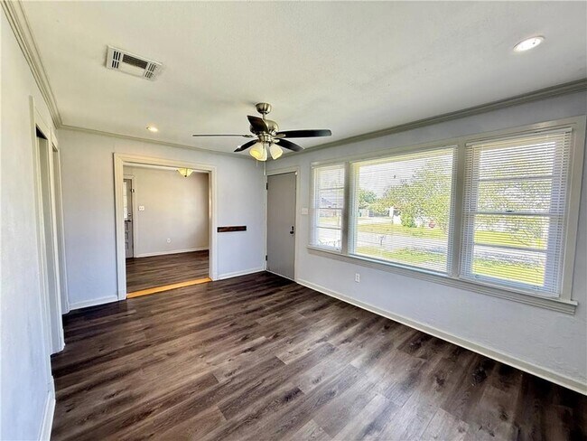 Building Photo - 628 Radiance Ave