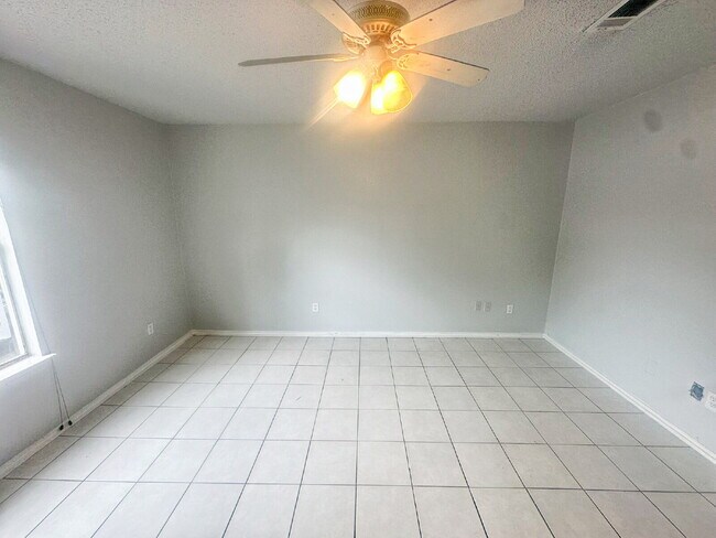 Building Photo - 1311 Hortencia Ave