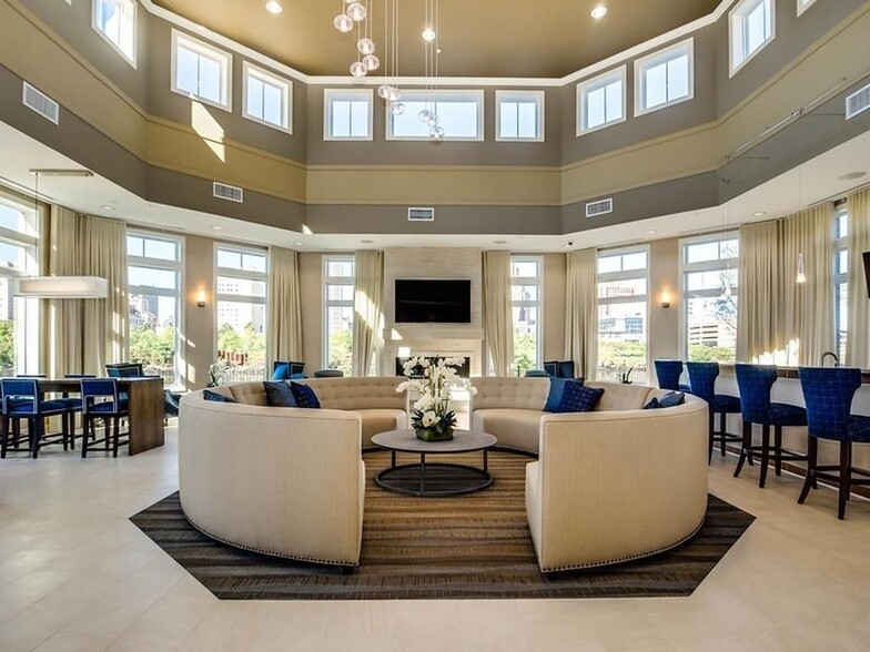 Club house - 201 Dey St