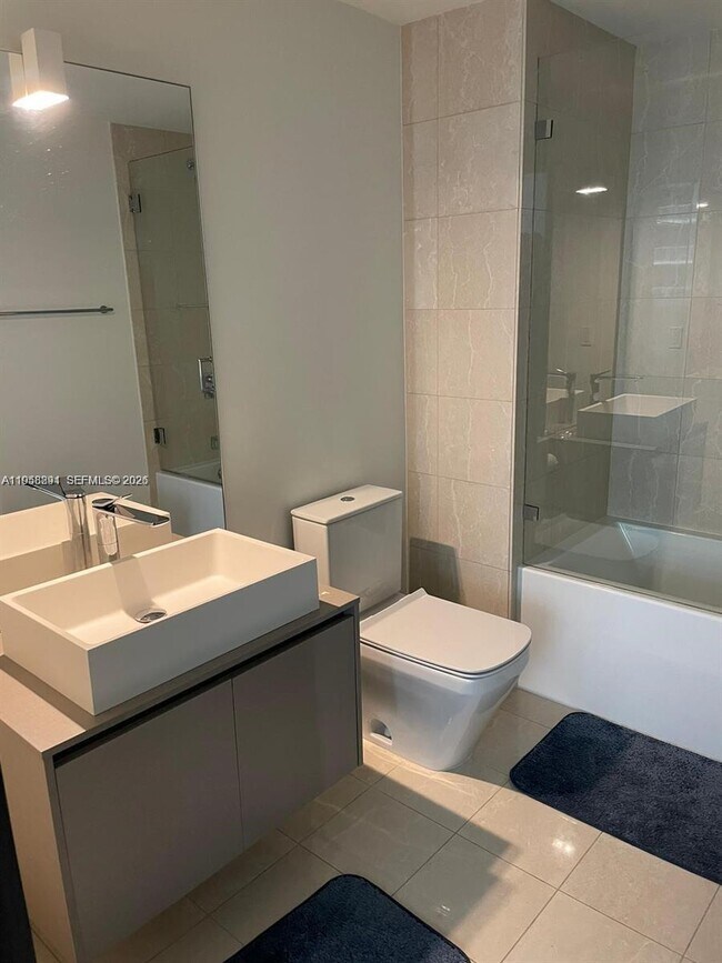 Building Photo - 1000 Brickell Plaza