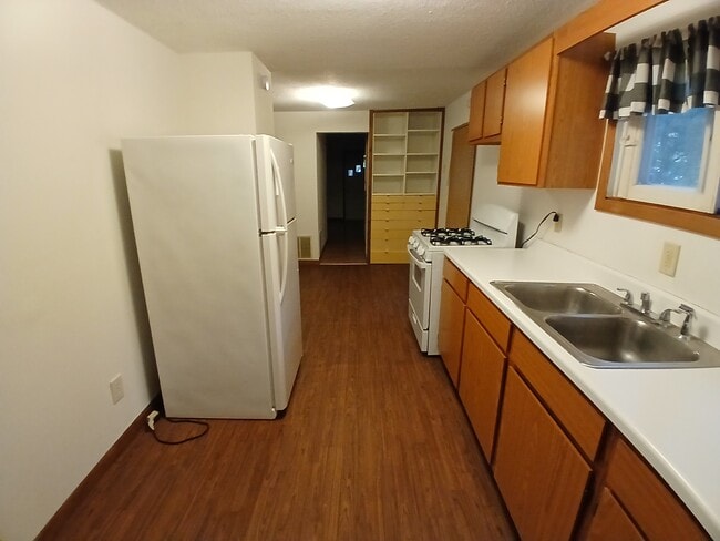 Building Photo - 444 Carola St