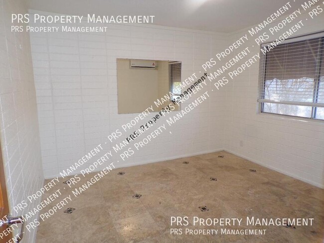 Building Photo - 3333 E Medlock Dr