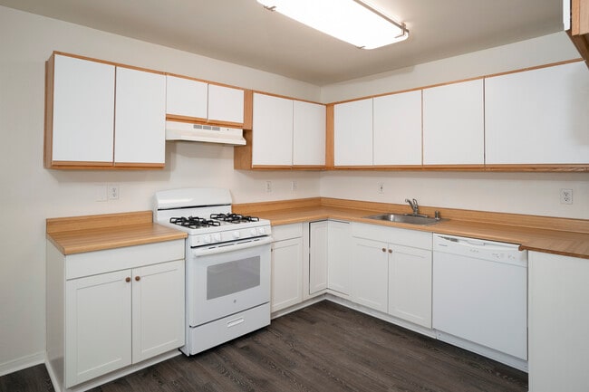 Building Photo - 28455 Avenida La Paz