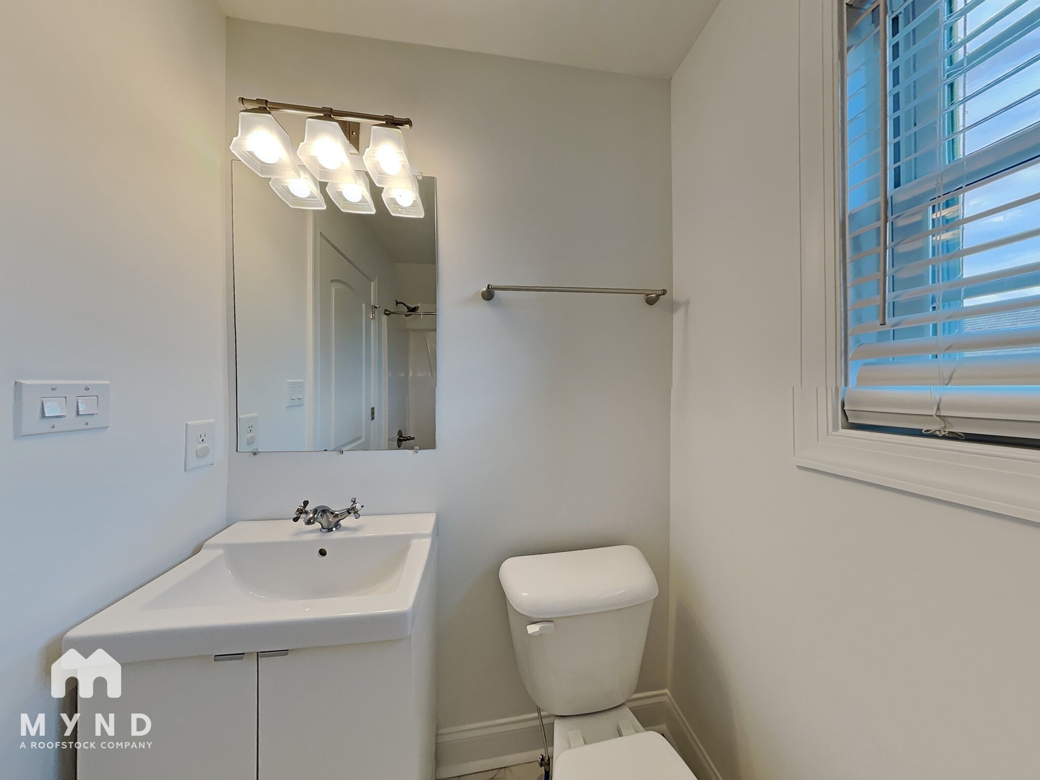 Building Photo - 211 Idlewild Ave