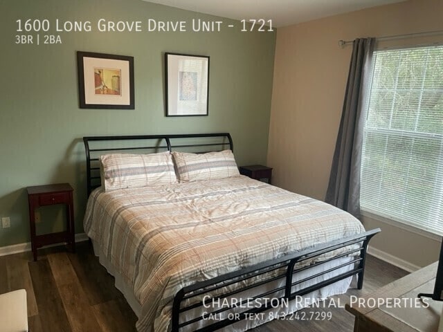 Building Photo - 1600 Long Grove Dr