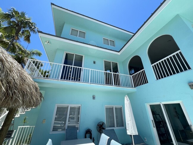 Building Photo - 124 Indies Dr N