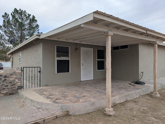 Building Photo - 5857 W Valley Cir