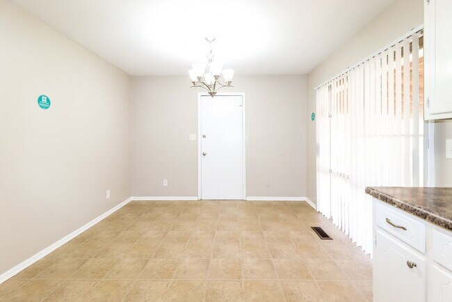 Building Photo - 208 Sam Pate Dr