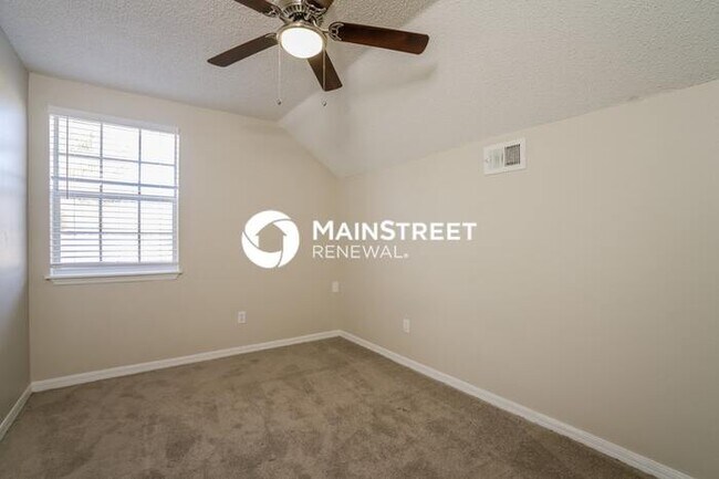 Building Photo - 4 Bedroom Pet-Friendly Home in DAVENPORT, FL with Main Street Renewal