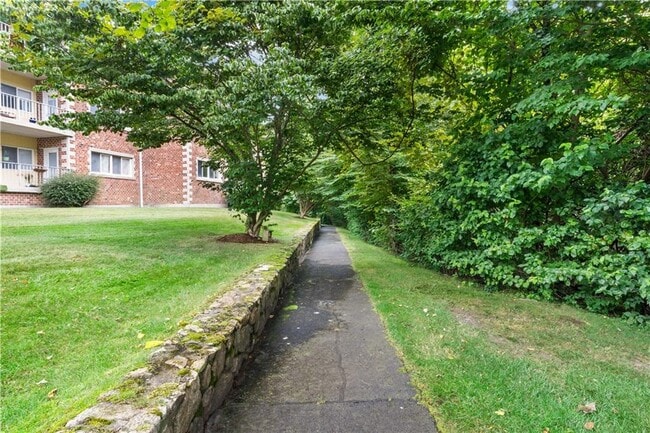 Building Photo - 30 Argyle Ave