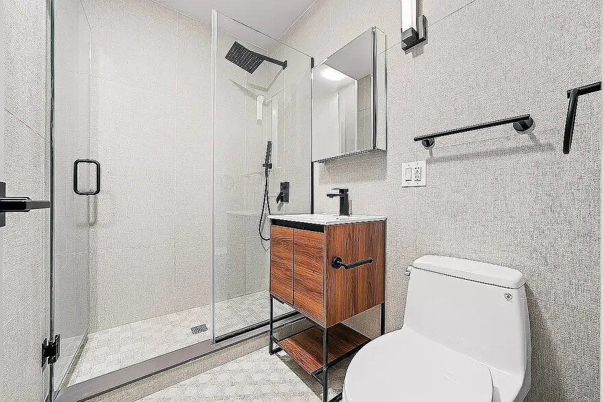 Building Photo - 300 St Nicholas Ave