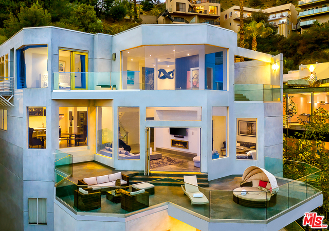 Building Photo - 2183 Sunset Plaza Dr
