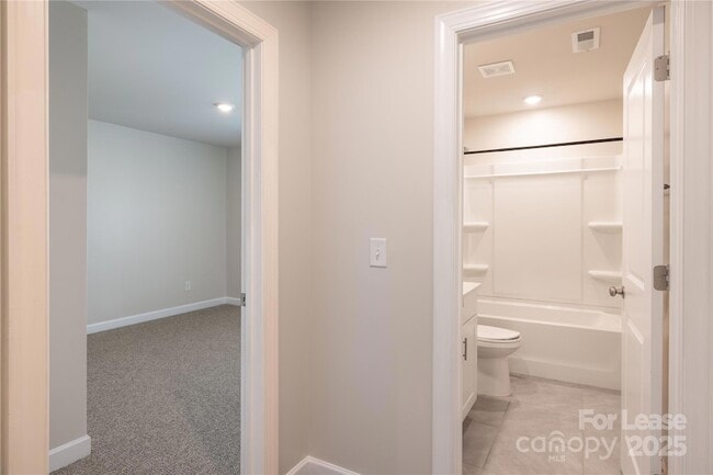 Building Photo - 2117 Morgan Hls Dr