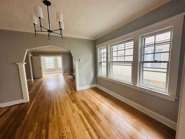 Building Photo - 2058 Bunts Rd