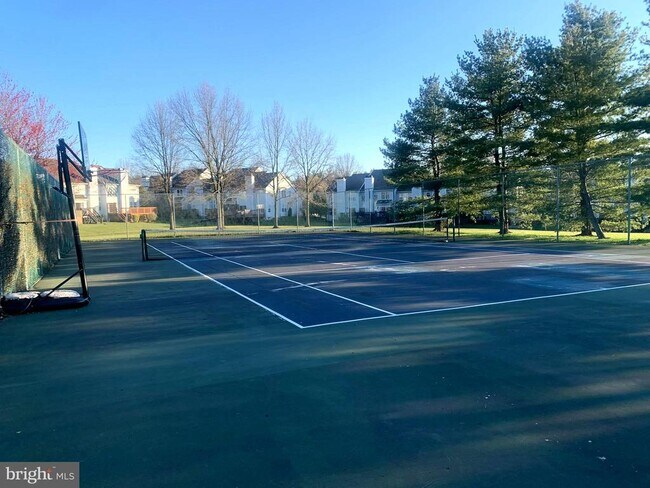 Building Photo - 2016 Greenes Way Cir