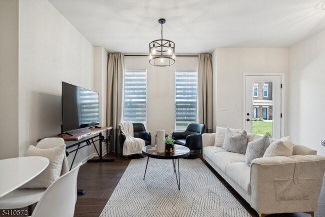 Building Photo - 4 Sadie Cir