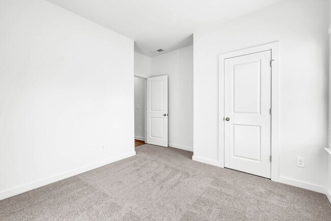 Building Photo - 2364 Woodmeadow Dr