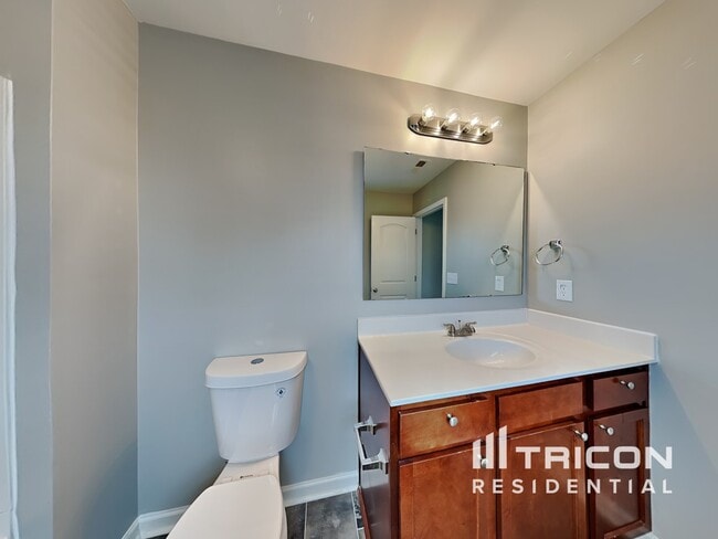 Building Photo - 918 Robys Pl