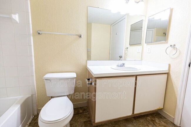 Building Photo - 2208 Antigua Pl